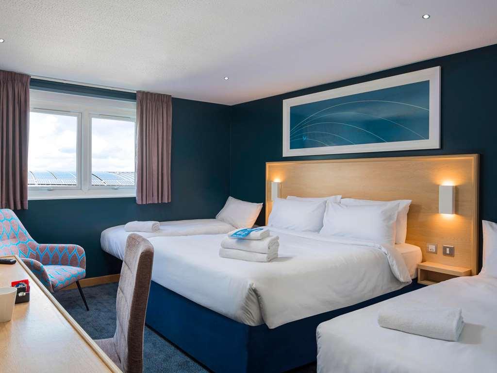 Travelodge London Park Royal Номер фото