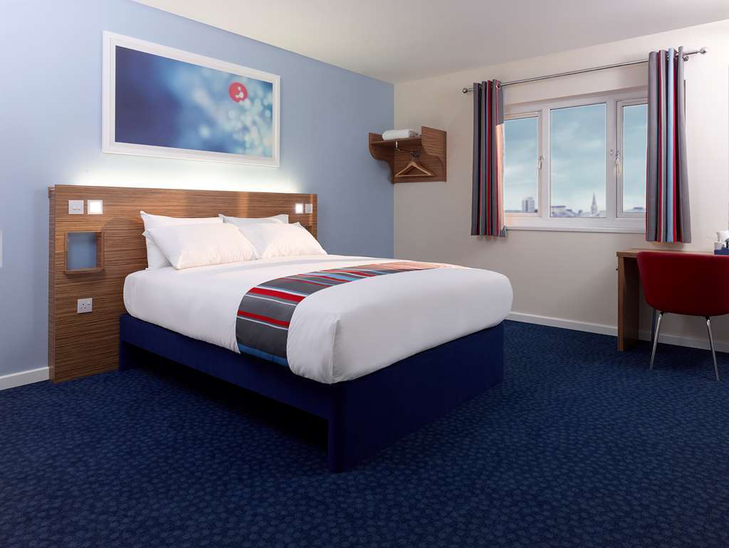 Travelodge London Park Royal Номер фото