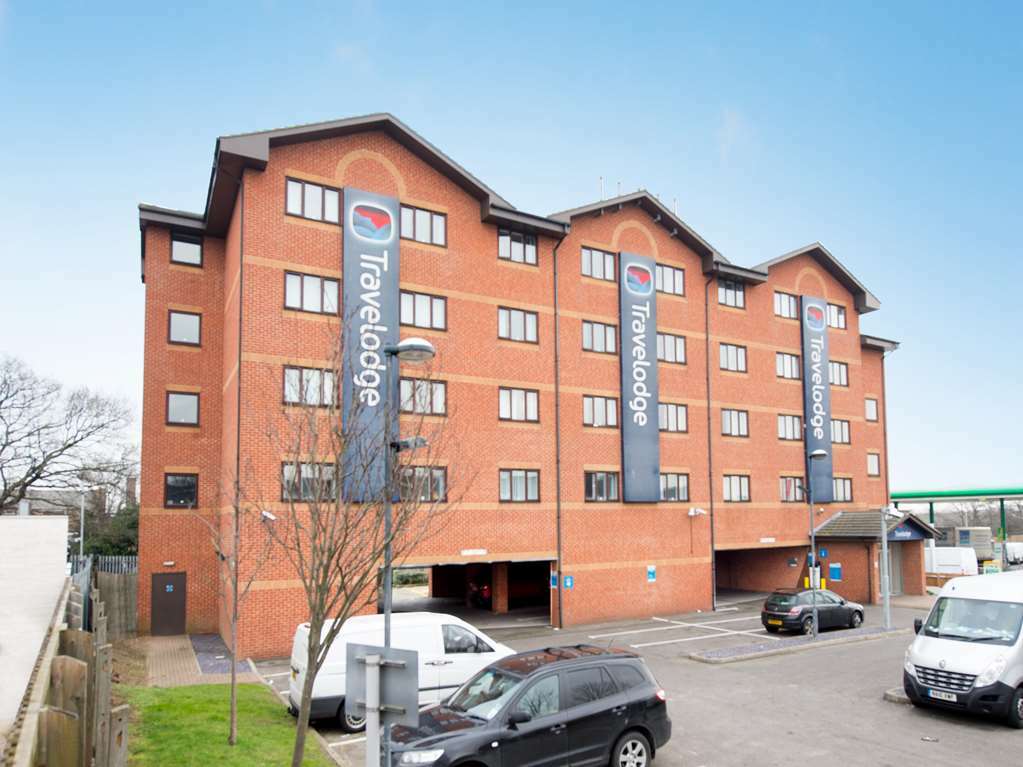 Travelodge London Park Royal Экстерьер фото